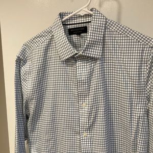 Banana Republic Non-Iron slim fit shirt. Size M